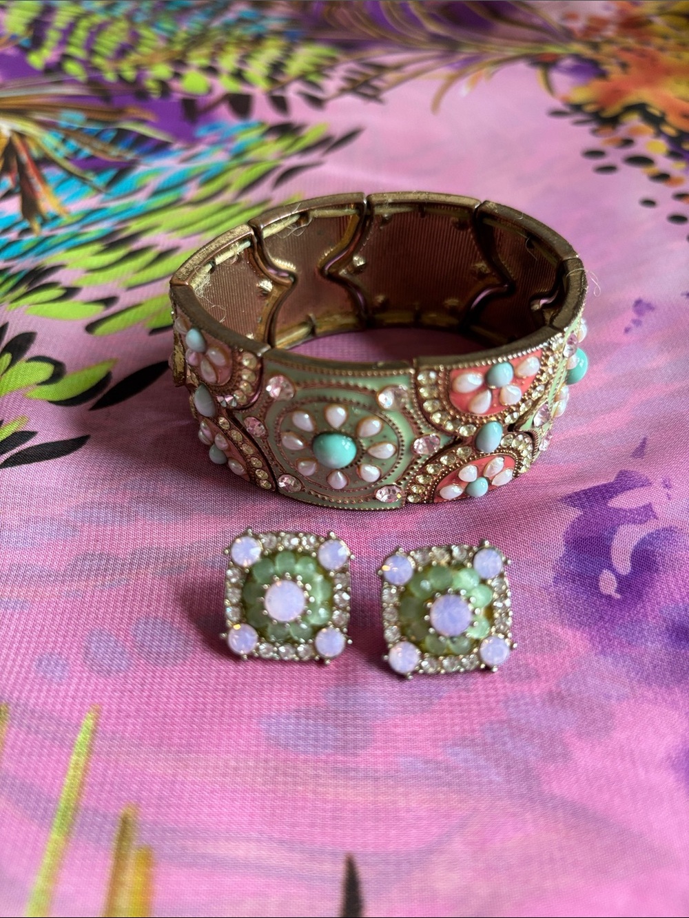 Gold-Tone Floral Cluster Bracelet and Stud Earrings Set in Pastel Mint and Pink